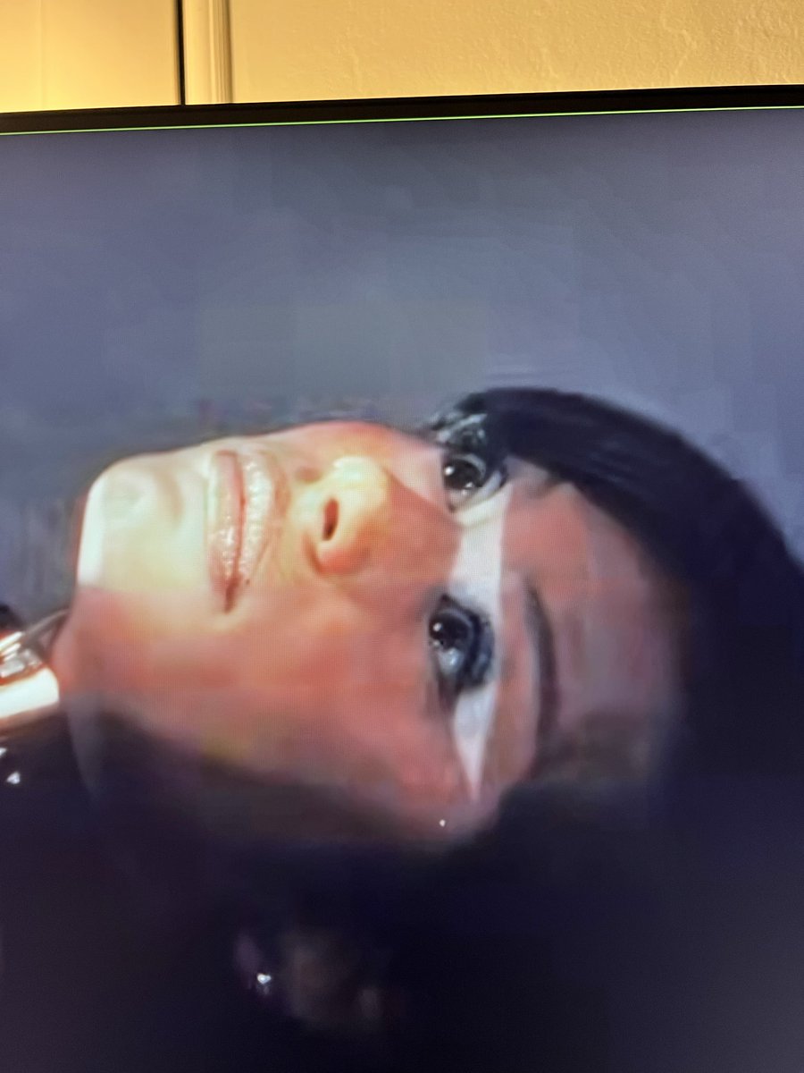 BadWolfBey's tweet photo. production: hey jorja act like you just fell 4000 feet from the sky

jorja: https://t.co/PiniYQD5JF