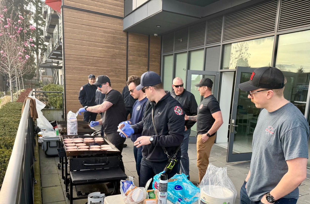 IAFF1941's tweet image. When flooding forced women and families out of their homes, our off-duty firefighters stepped up to help in a small but meaningful way, firing up a last-minute BBQ to make sure everyone had a warm meal and a moment of comfort during a difficult time. 

#Poco #Fire #Dept