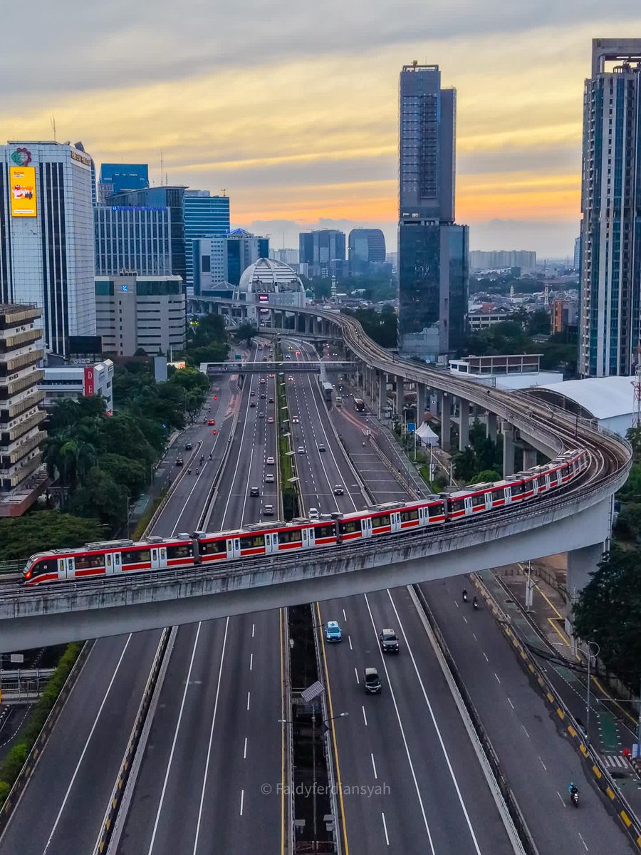 Destination Diaries tweet media