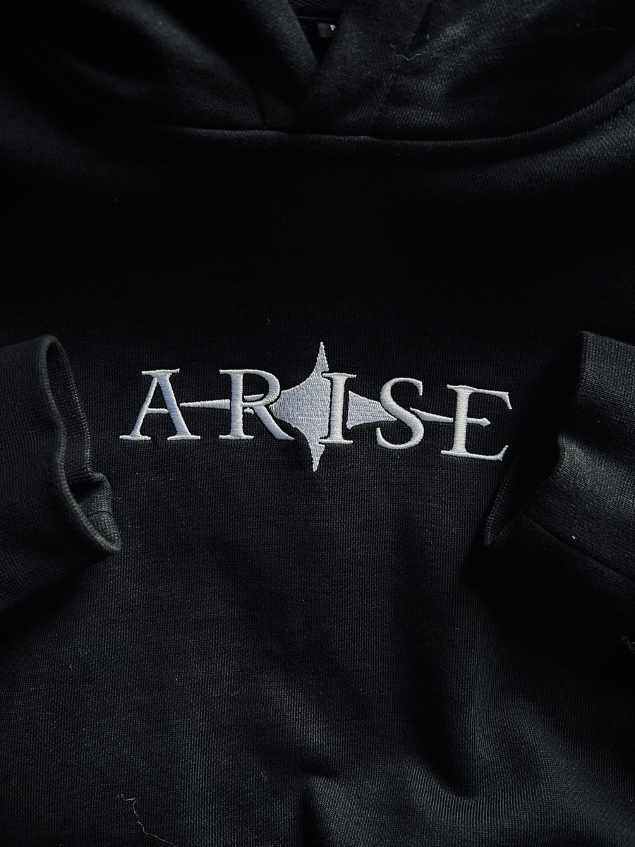 NoruArt's tweet image. I think I have watched this anime from start to finish about 3 times now. People keep telling me I should give the English dub version a chance, which I’m 50/50 on. Should I? 

#animelovers #animemerch #animefashion #sololeveling #animestreetwear