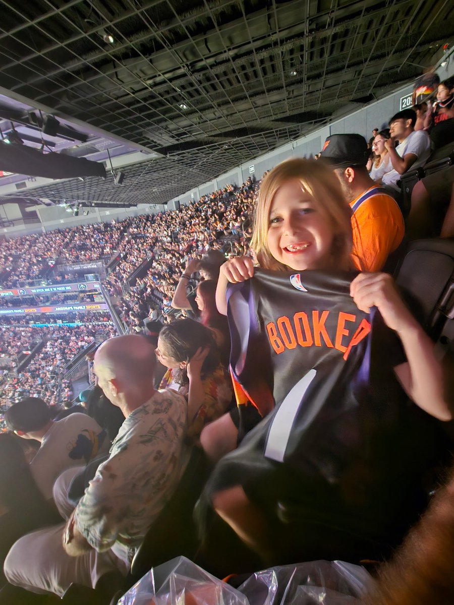 Shoshana tweet media