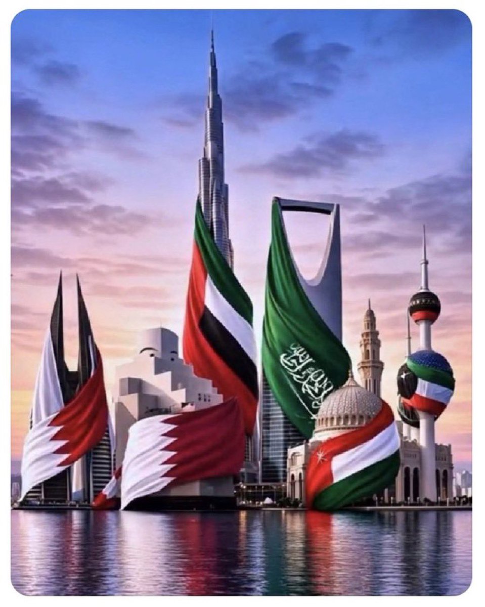 اللهم إنّا نستودعك خليجنا حتى يطمئن .. نستودعك اللهم جوّه وبحره وبَرّه وكل ذرة رملٍ فيه وكل مقيمٍ وفيٍّ على أرضه..اللهم إنّا نستودعك رجالًا سهروا يحرسون أمننا ويعملون على طمأنينتِنا. اللهم مدّهم بقوةٍ من عندك وجندٍ من جندك وارزقهم النباهة والشجاعة والنصر المبين.. اللهم إنا