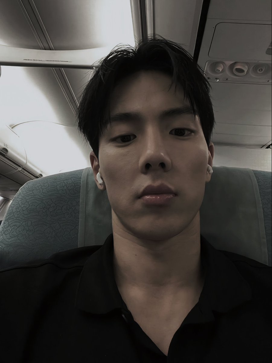 王, 𝐑𝐀𝐍𝐔 tweet media