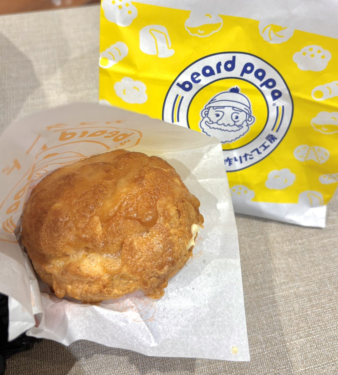 まかろん tweet media