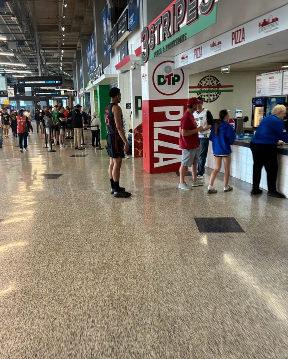 Bussin' With The Boys tweet media