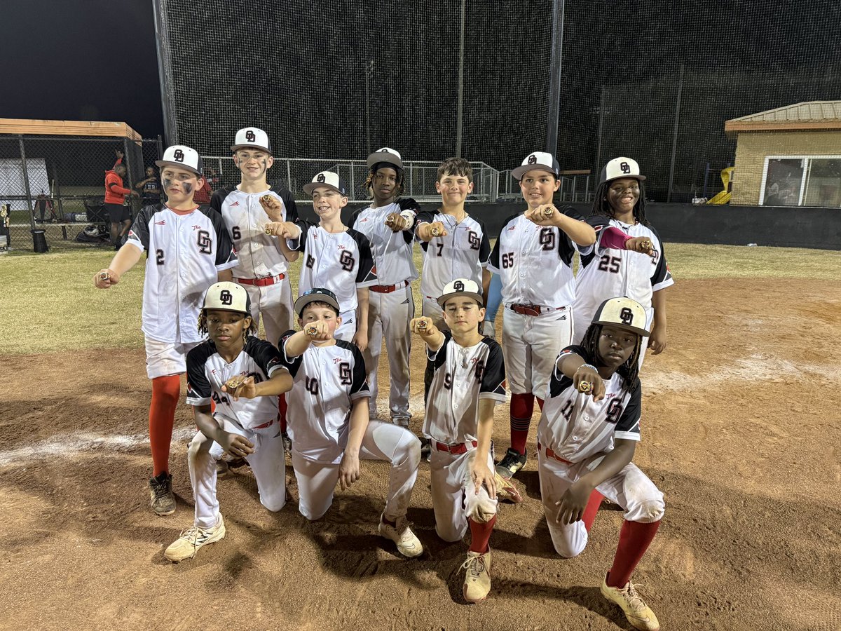 ODawgsBaseball's tweet photo. O Dawgs 12U Red traveled north to Lincoln, AL this weekend, went 3-1, hit 4 bombs, threw a no-hitter, and returned home as GOLD champs. Congrats to MJ Harris, Paxton Margeson, and Stephen Cates for going yard, and to Tucker Greer for throwing a no-no. #odawgsbaseball https://t.co/Wucn3JPzwn