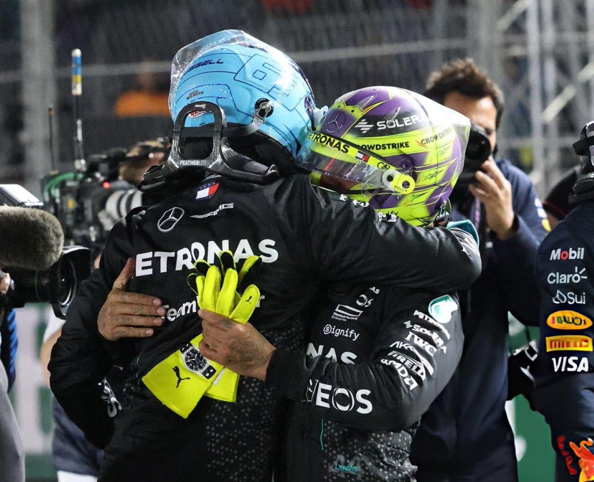 delilah⟢ tweet media