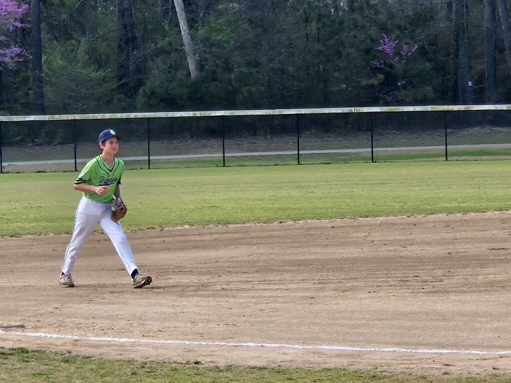 Austin_Coe_11's tweet photo. Fun end to the weekend.  I went 2 for 5 at the plate with a couple of walks.  I scored 5 runs and got a couple of RBIs.  Dirt Dynasty fought hard and we finished runner up. https://t.co/ebGqt0bUOn