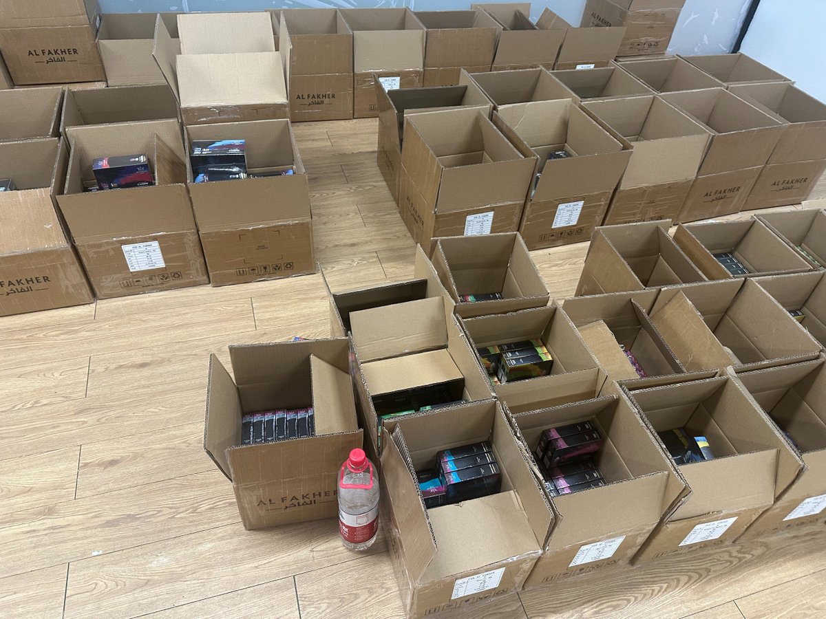 cnvapes_Germany's tweet photo. Packing materials ready at the warehouse.
Preparing for the next round of vape B2B orders from Shenzhen.
#vape #b2b #warehouseupdate #packingday #shipmentprep https://t.co/31edIkkzKI