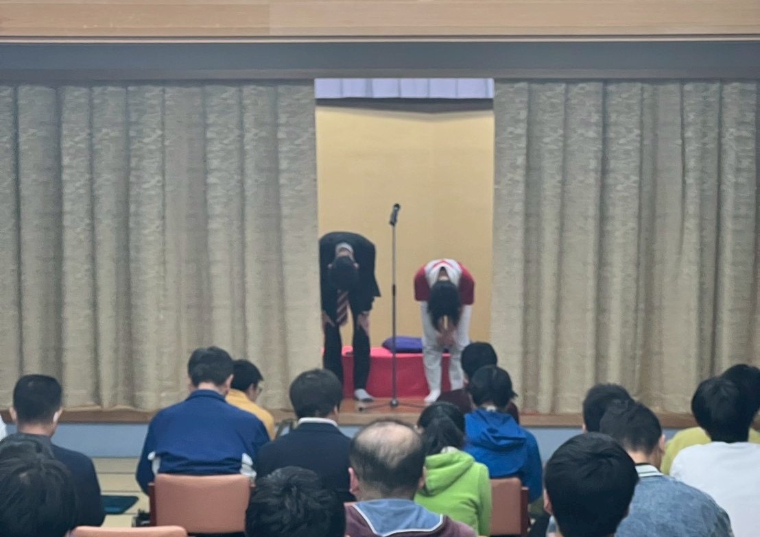 elebest_inform's tweet photo. 『卒業寄席2026』に出演しました🪭
共演頂いた愛大・名城大の御ニ人、
お越し頂いた皆様には感謝してもしきれません。

これにて我々は岐大落研を無事卒業🎉
2年半、応援頂き有難うございました🎓️
新生活に余裕ができたら復活します👋
引き続き、岐大落研を応援のほど、
よろしくお願い致します🙇‍♂️🙇‍♀️ https://t.co/HAiVPHAMH7
