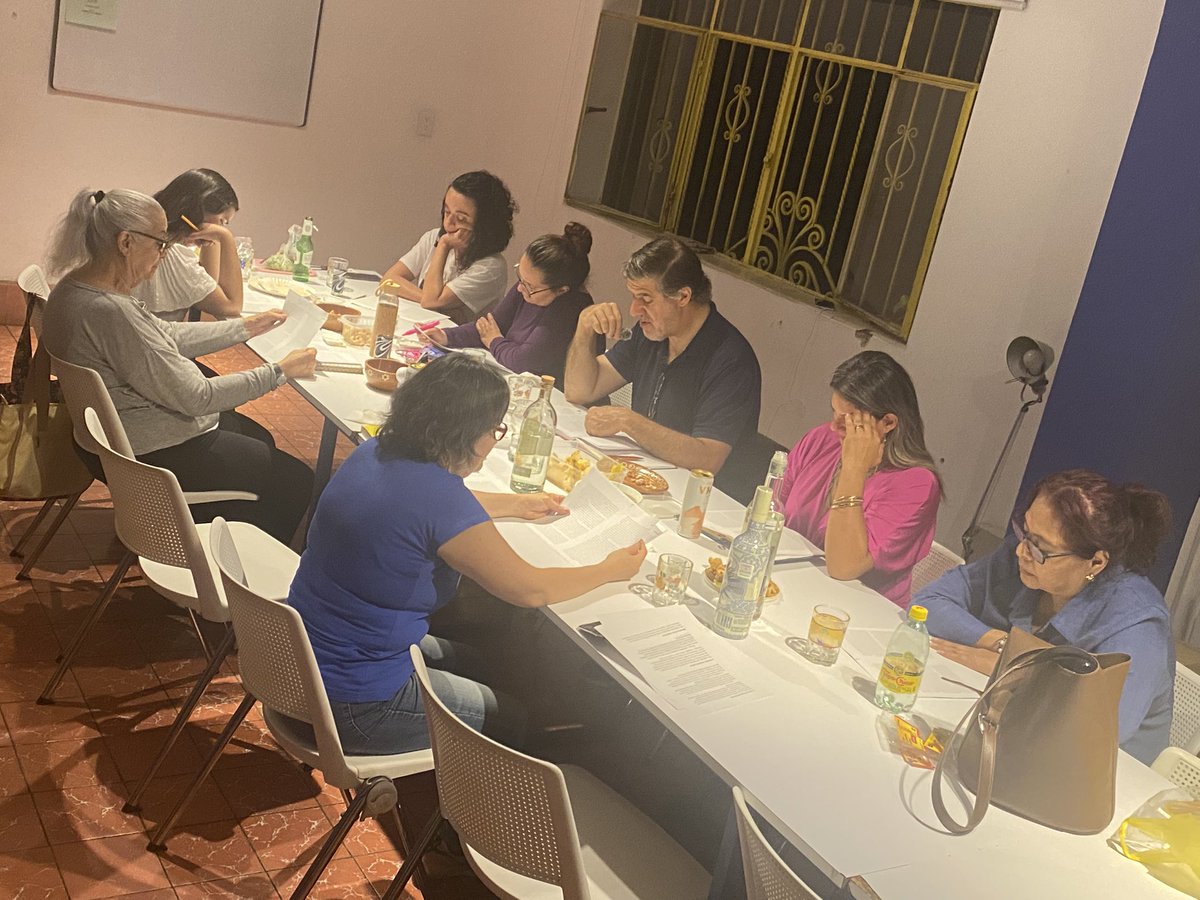 Al gravitar rotando tweet media