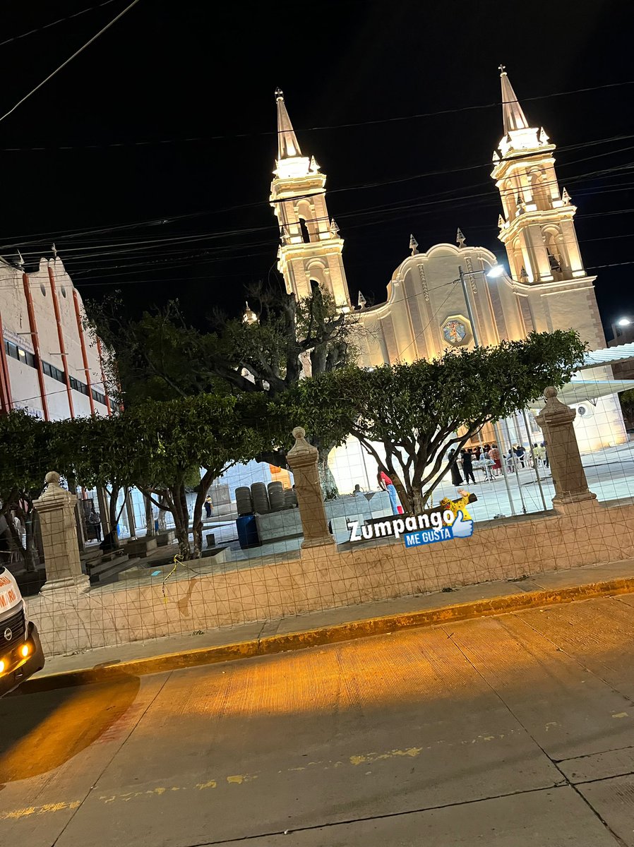 ZumpangoMeGusta's tweet photo. Que el Señor nos cubra con su bendición en esta hermosa noche y, si así lo dispone, nos permita despertar a un nuevo día. 🙏
Que descanses, buenas noches. https://t.co/V6twD9SaKe