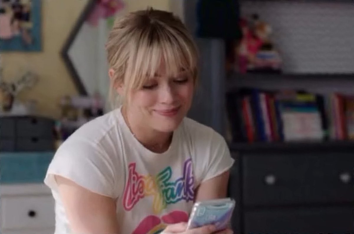Hilary Duff Diary tweet media