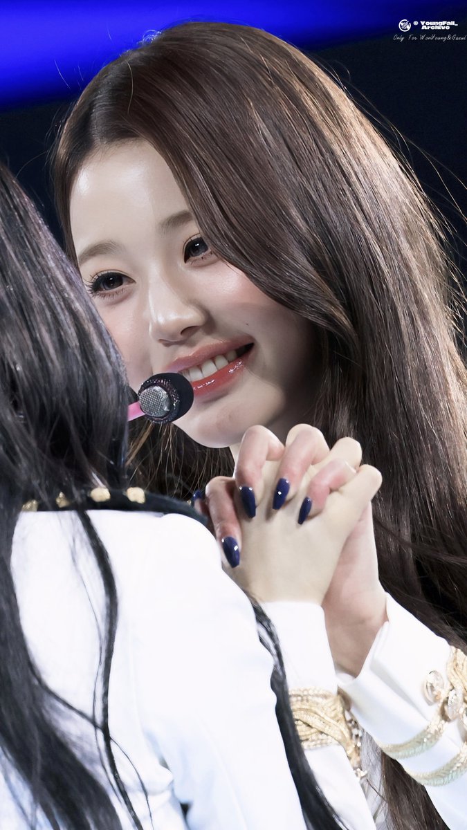 YoungFallArchi's tweet photo. 260322Fancon
The way wony looks at gaeul says it all — she’s totally in love.
#JANGWONYOUNG #장원영 #Gaeul #DANJANGZ #단장즈 #반려즈 #Banryeoz https://t.co/7e12RjnAIs