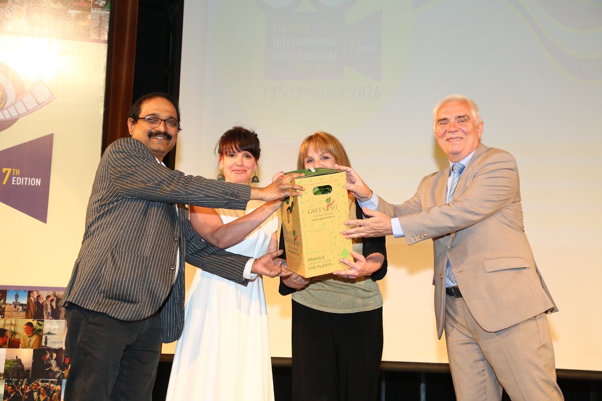 kg_suresh's tweet photo. &amp; the curtains came down on @IHCDelhi Int'nal Film Fest last evening with Dr Mariann Erdo, Director, Hungarian Cultural Centre handing over symbolic planter (baton) to Ms Małgorzata Wejsis-Gołębiak, Director, Polish Institute New Delhi.
@PolandMFA @IndiaInHungary @rammadhav_ https://t.co/1rXVjEjaj7