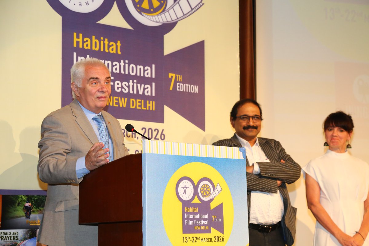 kg_suresh's tweet photo. &amp; the curtains came down on @IHCDelhi Int'nal Film Fest last evening with Dr Mariann Erdo, Director, Hungarian Cultural Centre handing over symbolic planter (baton) to Ms Małgorzata Wejsis-Gołębiak, Director, Polish Institute New Delhi.
@PolandMFA @IndiaInHungary @rammadhav_ https://t.co/1rXVjEjaj7