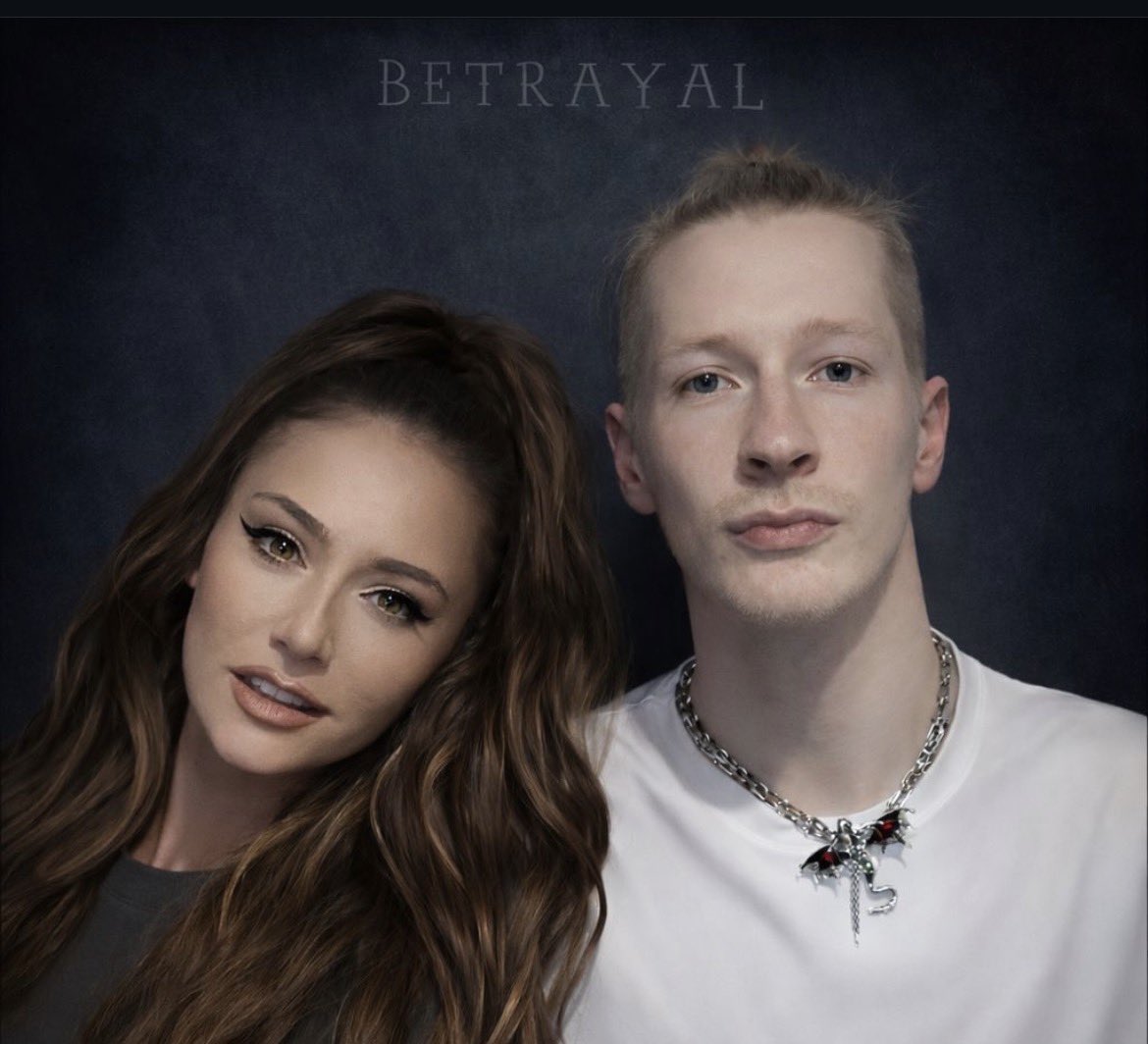 #WontBowDown tweet media