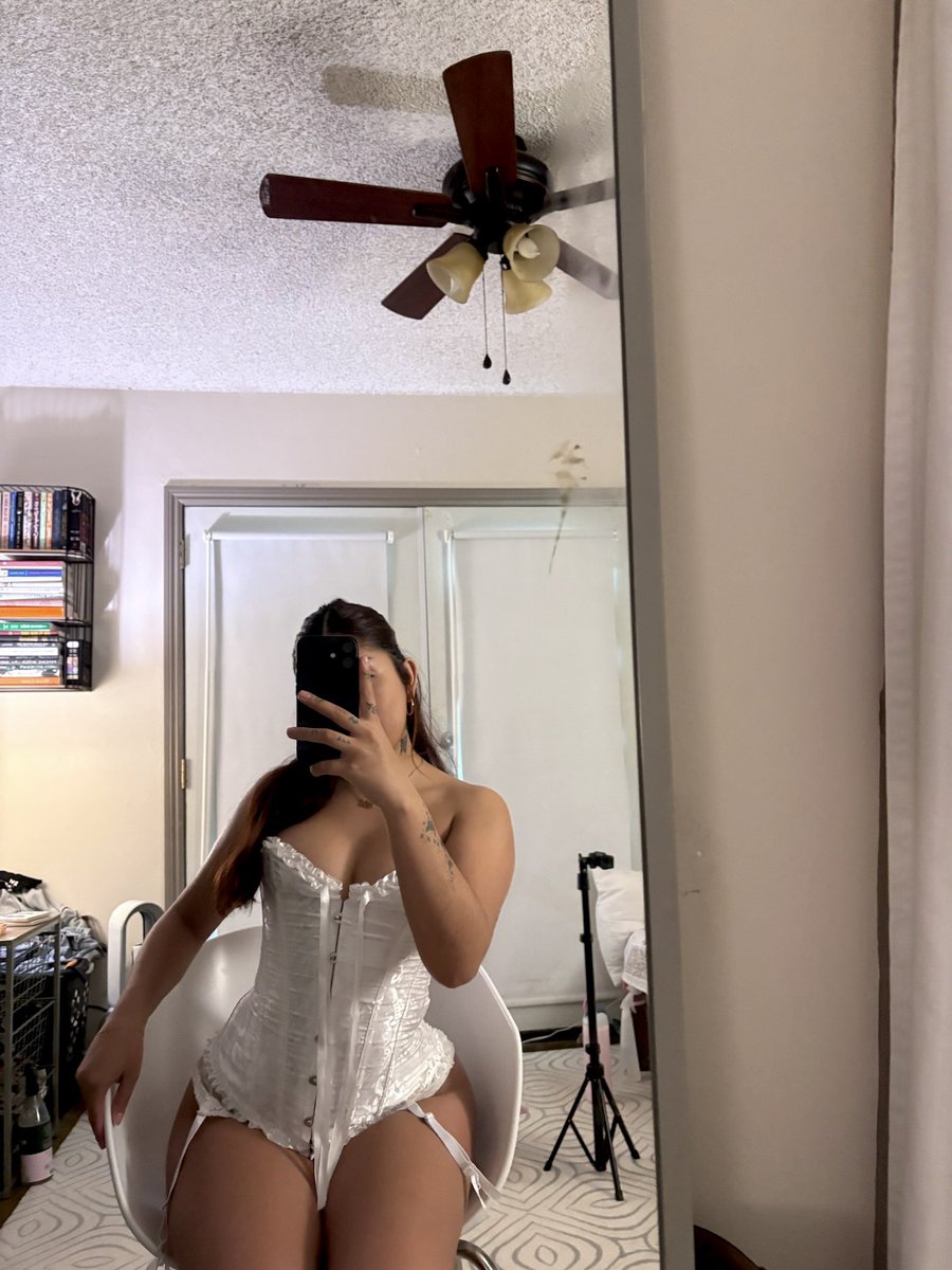 Adrianna ♡ tweet media