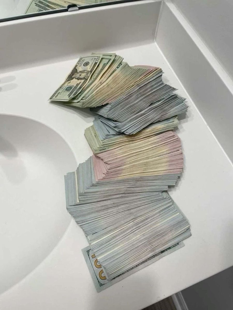 OutdoorHorizon's tweet photo. Be honest for a second🧐🧐

Would you quit your job tomorrow if you won $2M today?😎 https://t.co/ubfKIdeODA