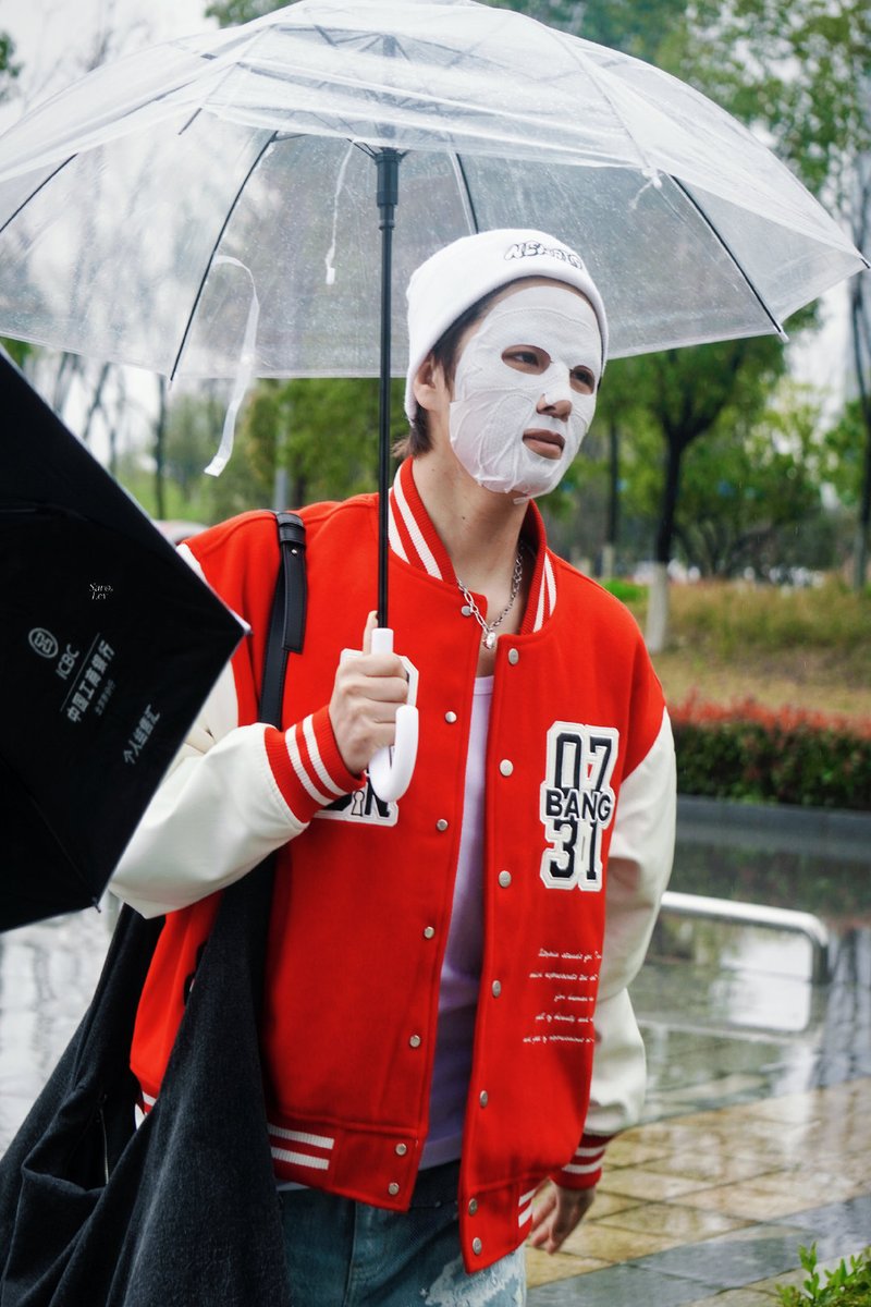 rei_z1hao's tweet photo. 260323 ©Saros_Lev
魔力歌先生上班🤣
#LEV #레비 #レビ
#WANGZIHAO #왕즈하오 #王子浩 #ズハオ https://t.co/xyc5HnoAG7