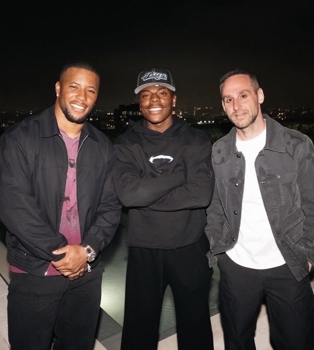 clip 🛸 tweet media