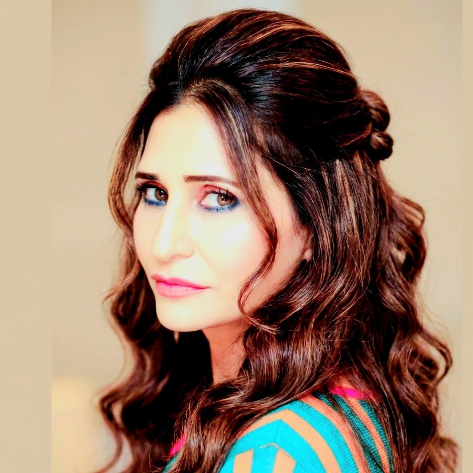 mariamadnan901's tweet image. Lady sweet lady @mariamadnan901