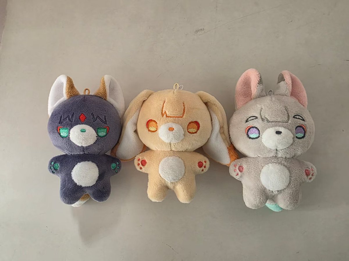 kagusom168's tweet photo. 1차 샘플이 완성되었습니다🦊🐰🦊
수정할 부분이 많이 보여 2차 샘플 제작 예정입니다. 내일 저녁까지 스핀이나 이메일로 수정 원하는 부분 보내주시면 최대한 종합해서 수정하겠습니다🙇🏻‍♀️🙇🏻‍♀️ https://t.co/wPA4OX8jNb