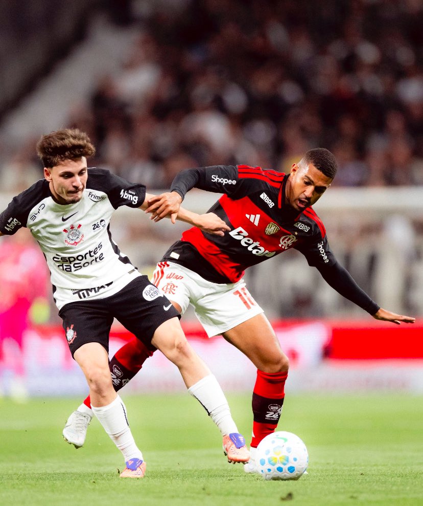 Na Neo Química Arena, Corinthians e Flamengo ficaram no empate em 1x1. 

Lucas Paquetá abriu o placar rubro negro e Yuri Alberto empatou para o timão.

O time paulista chega a 7 jogos sem vencer.