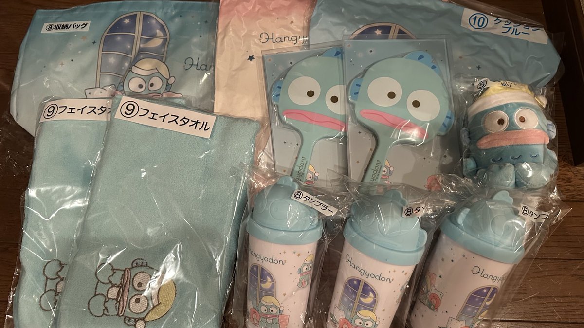 oo49un's tweet photo. ハンギョドン 当たりくじ

【譲】画像のもの

【求】ルームライト＞ねそべりマスコット（スピーカークッション） 定価➕送料にてお譲 可

お心あたりのある方ご連絡お待ちしております。
 #ハンギョドン #ハンギョドンくじ交換 #サンリオ #サンリオ交換 #ハンギョドン交換 https://t.co/11tnvxfVtj