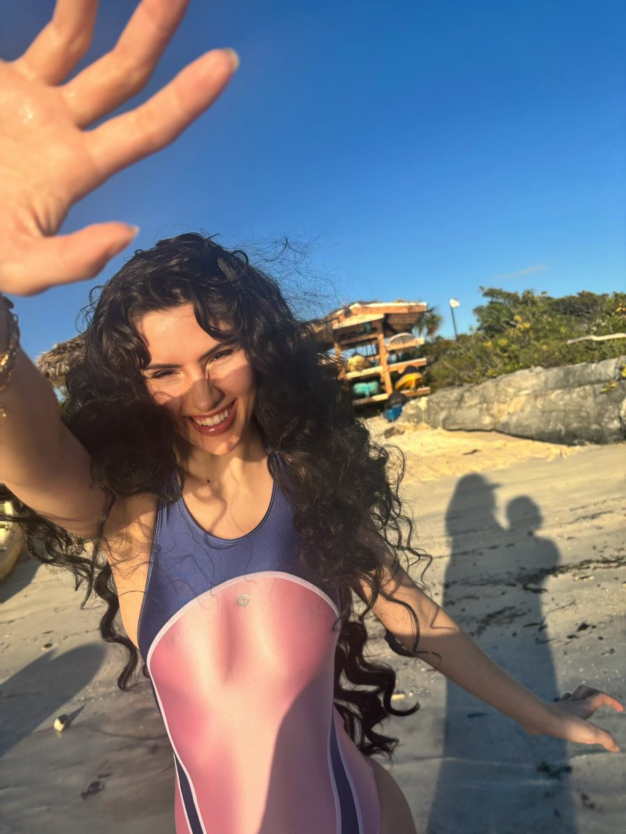 isla de luca tweet media