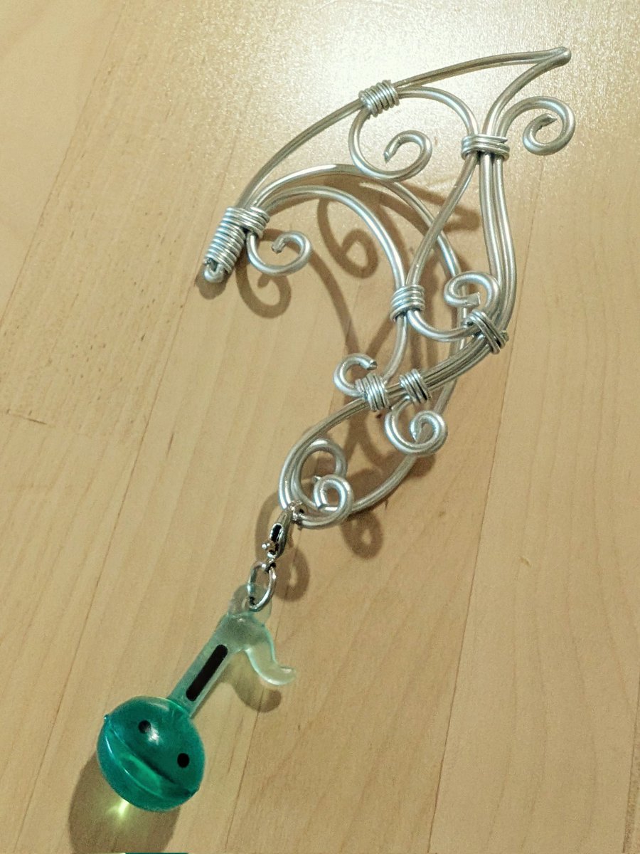 ともこな tweet media