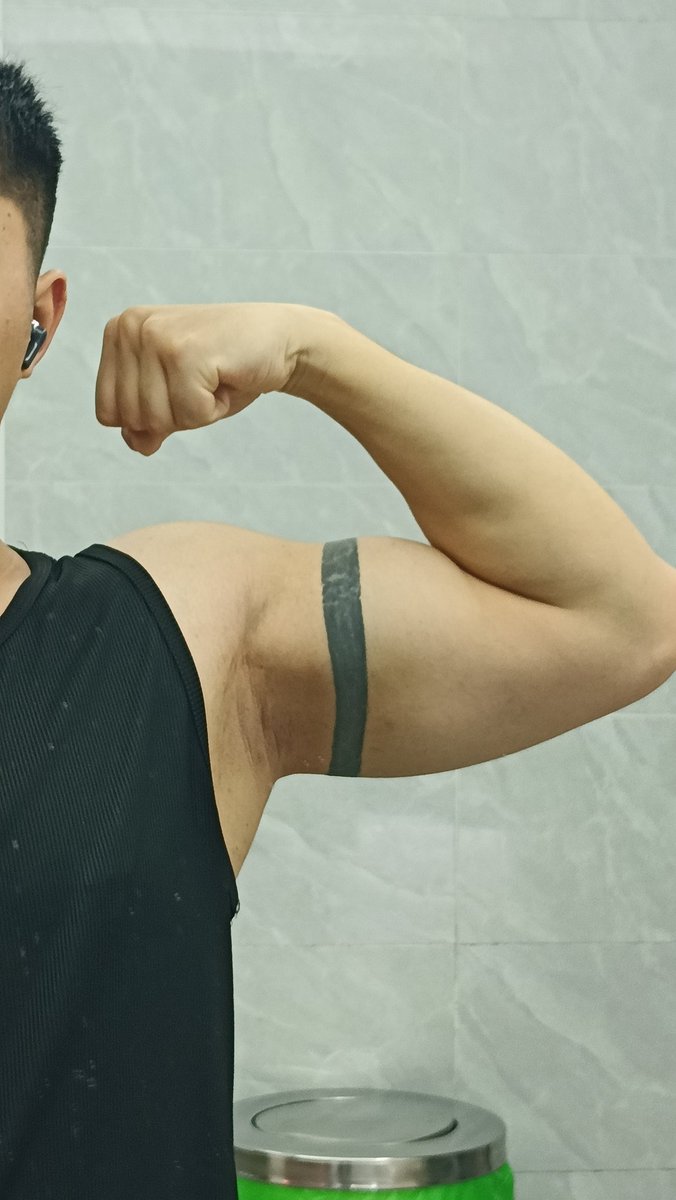 藏 蓝 君 tweet media