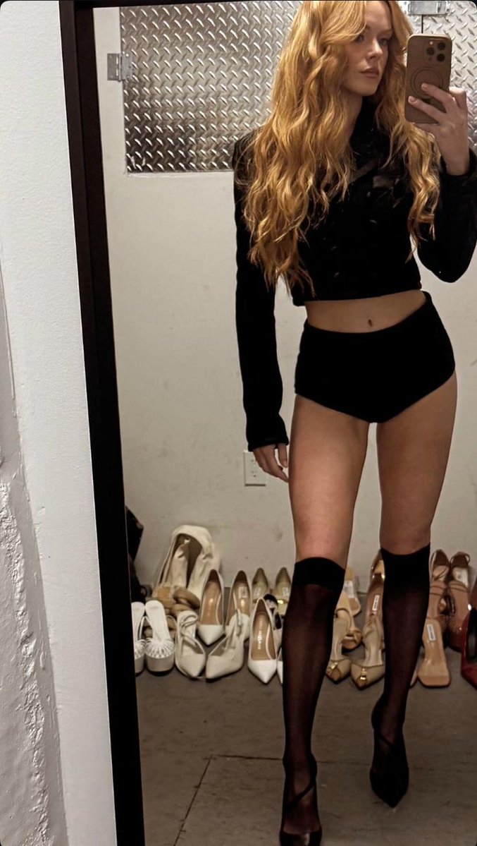 𝑬𝒎𝒃𝒆𝒓 𝑷𝒓𝒚𝒐𝒓 tweet media