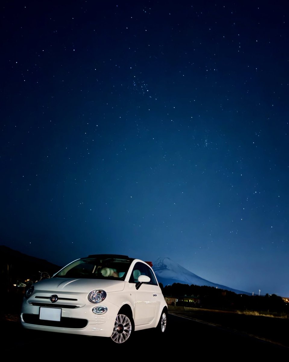 FIAT_JP's tweet photo. 静寂に包まれた富士の麓。
星明かりに照らされた真っ白なボディが美しい🌙

📸：@imaimaquen by Instagram

#相棒フィアット の投稿ありがとうございました。 https://t.co/8DmQ90RUEj