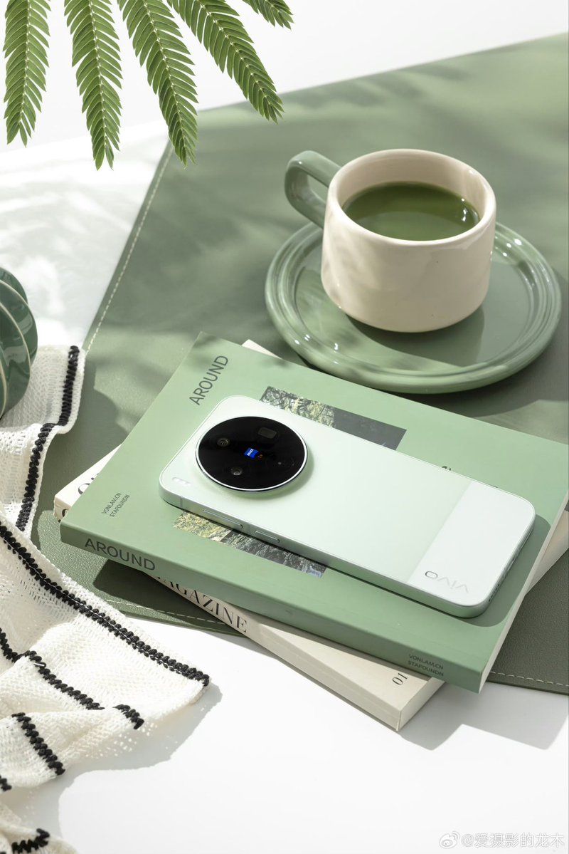 TECH INFO tweet media