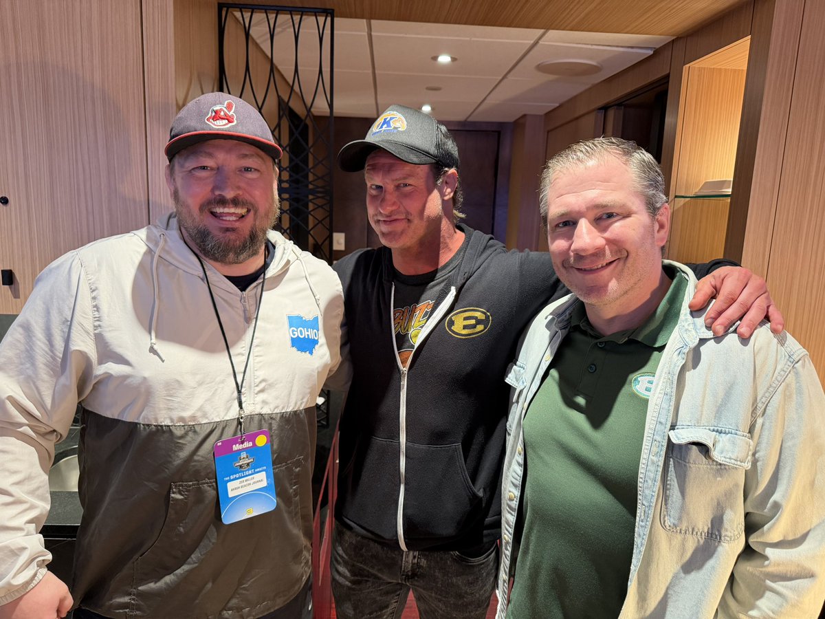 zzsmiller's tweet image. I enjoyed the @NCAAWrestling this past weekend with great friends, athletes and coaches! #CLE #OHIO