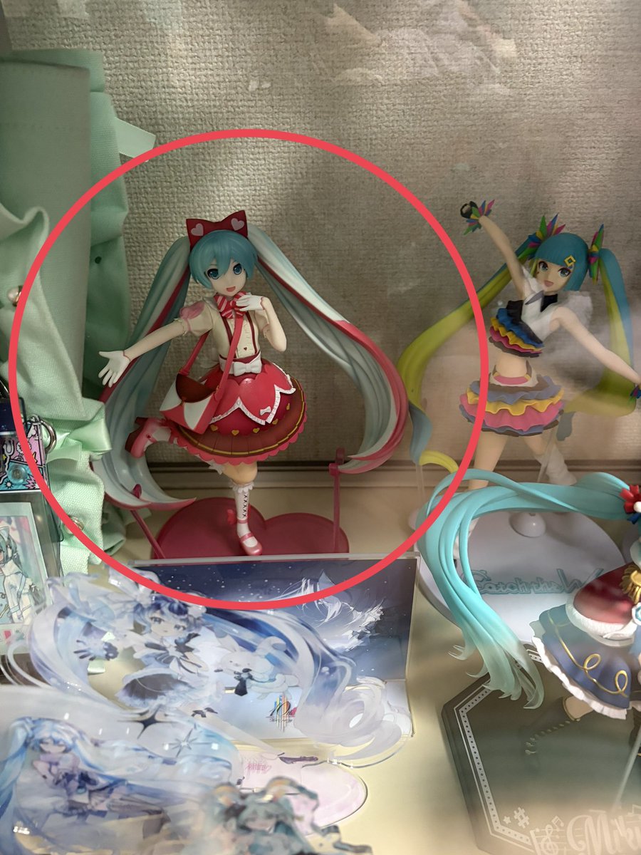 Karen__100's tweet photo. プライズフィギュアからスケールフィギュアに以降するのでうちにいる子達を欲しい方にお譲りしたい所存です！！
 #買い取り
 #初音ミク
 #ボーカロイド https://t.co/JAi0TBkkcn