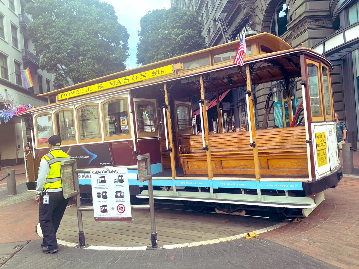 どくとるもなど tweet media