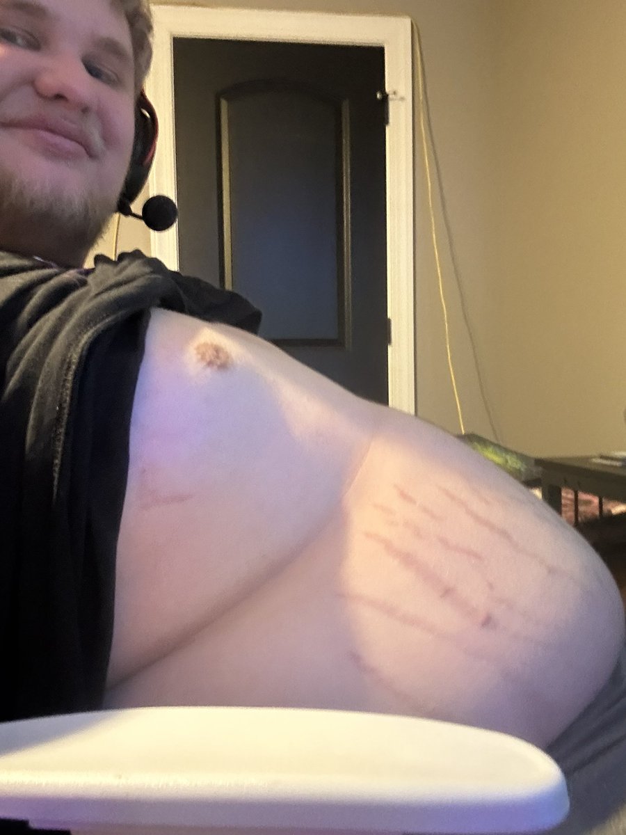 ExSwimmerCurrentPig tweet media