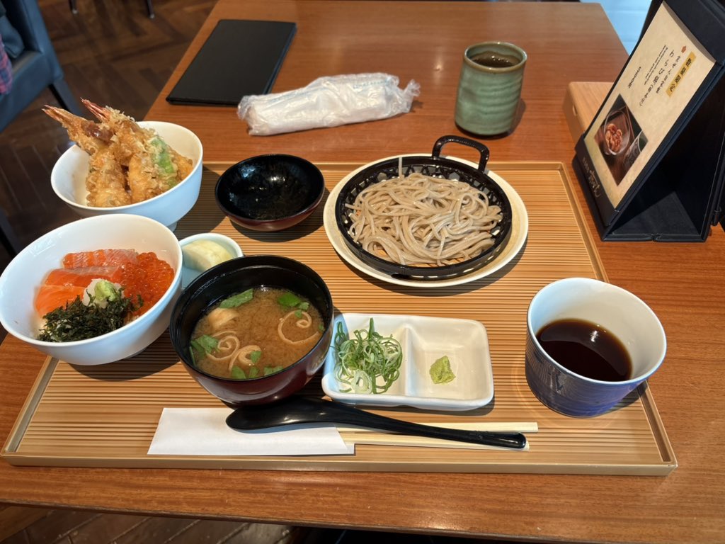 ピャーッ tweet media