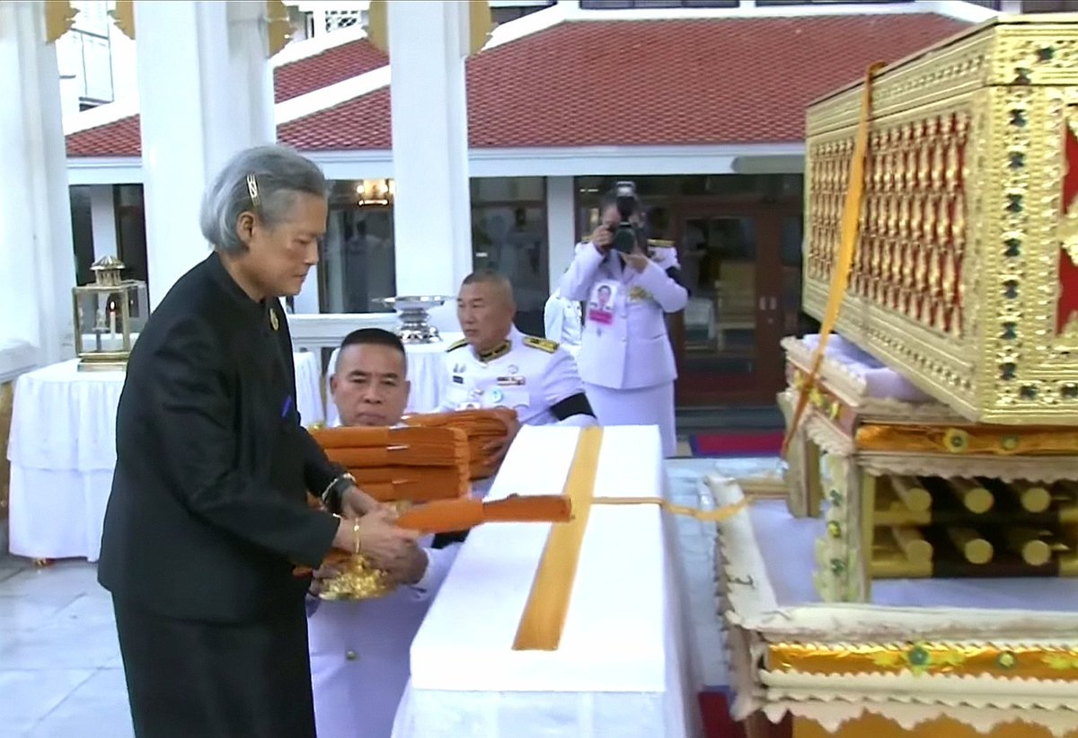 สลิ่มปกป้อง​สถาบัน​🇹🇭👑 tweet media