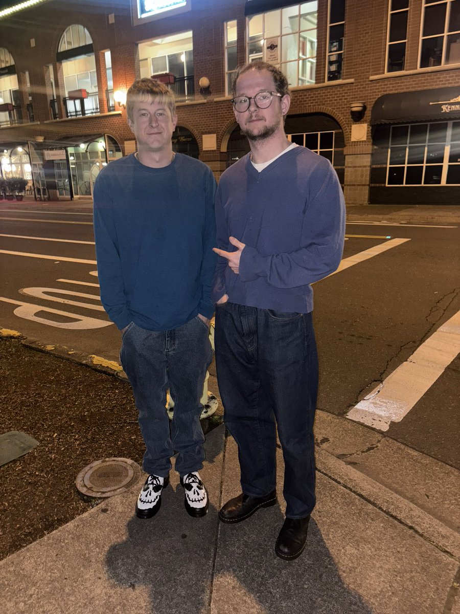 Damngriffin tweet media