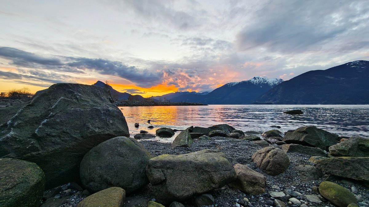 geordiemuppet's tweet image. Howe Sound #Sunset.
#BririshColumbia

#HoweSound #Seascape
