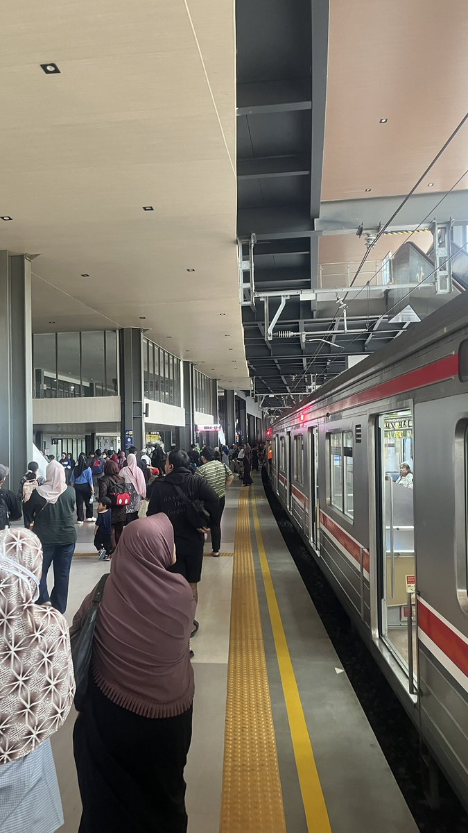 dari halte ke halte tweet media