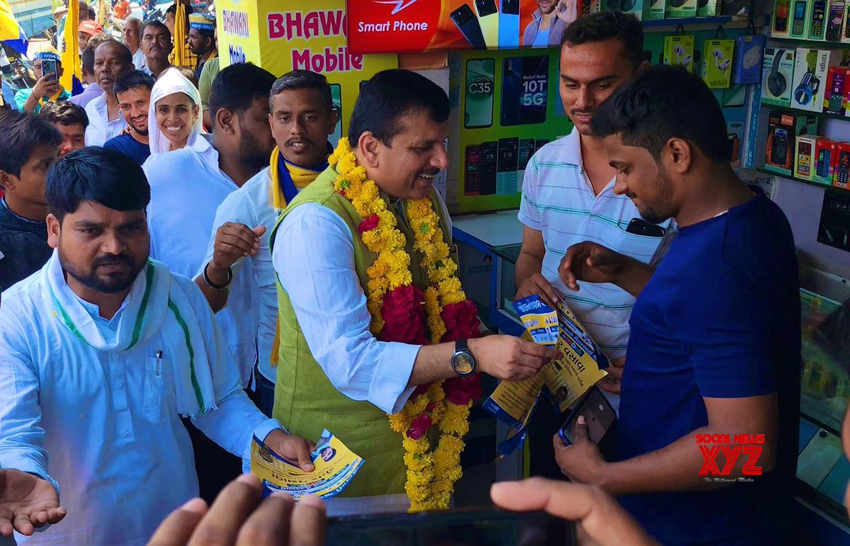 देश में चल रही तानाशाही के ख़िलाफ़ सड़क से सदन तक कठिन लड़ाई लड़ने वाले, निडरता और साहस के प्रतिक, आम आदमी पार्टी के राज्यसभा सांसद आदरणीय <a href="/SanjayAzadSln/">Sanjay Singh AAP</a> जी को जन्मदिन की हार्दिक शुभकामनाएँ।