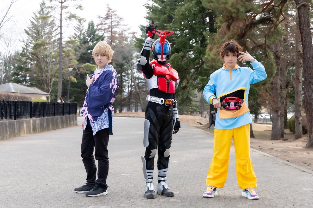 コスライ tweet media