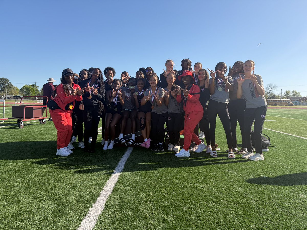 CBHS Girls XC/T&F tweet media