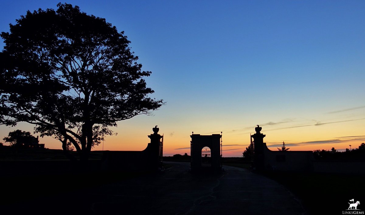 LinksGems's tweet photo. Some things are so iconic, a silhouette is all it needs to make an impression.

#NGLA https://t.co/FXeBe2o36G