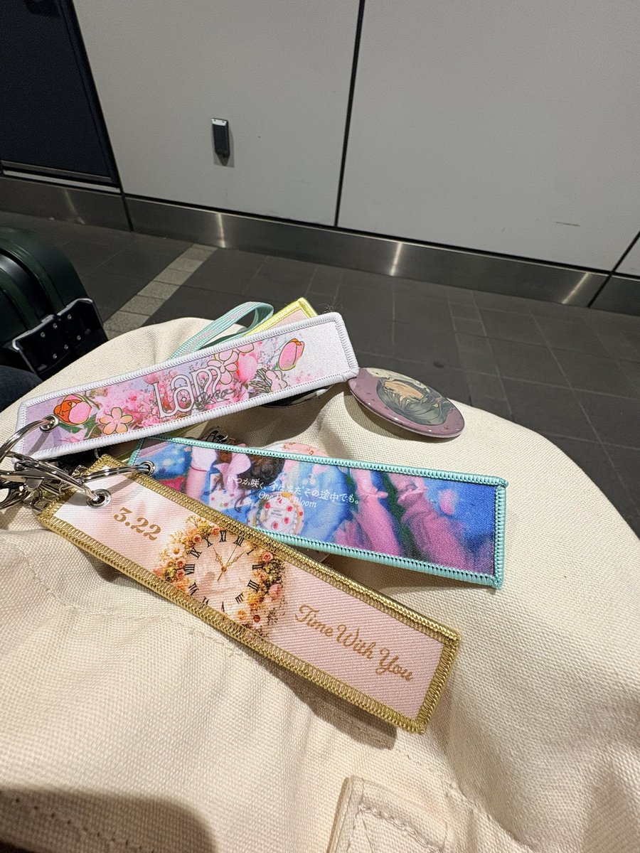 pasutell0's tweet photo. 家到着！
改めて最高だった！
サイン会の時、服可愛いねって言ってもらえたのが何より嬉しかった😭😭
#こはならむTWY 
#らむれたー https://t.co/mVQDhm7R3R
