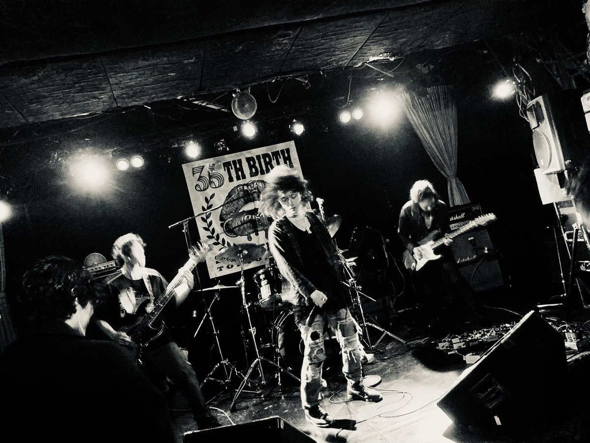 mono_chro_med's tweet photo. 2026.03.22
三軒茶屋heaven's door
『69addict』

なかなかディープなバンドが多く
濃い夜でした。
最後まで観てくれた方々、ありがとうございました！

次はhiro企画　4/26柴崎RATHOLE！是非‼️

※9000SONICS  所沢の曲に酔いしれすぎ写真を撮り忘れたので別から拝借🙏 https://t.co/kRjb1A7VbV